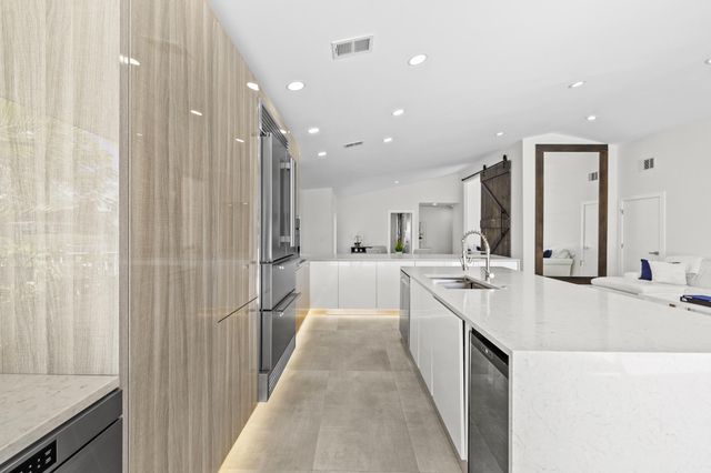 10184 Sunset Bend Drive, Boca Raton, FL 33428