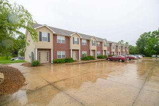 1621 CITADEL DR, Columbia, MO 65202