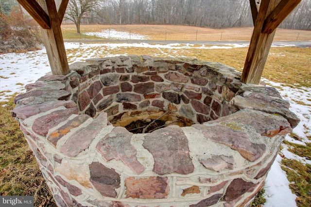 1172 CENTERVILLE RD, Newville, PA 17241