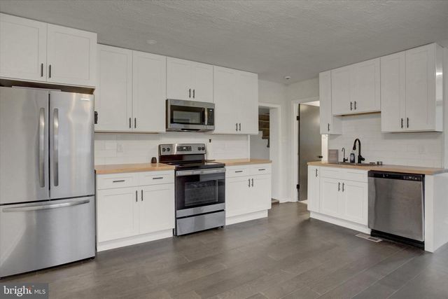 1172 CENTERVILLE RD, Newville, PA 17241