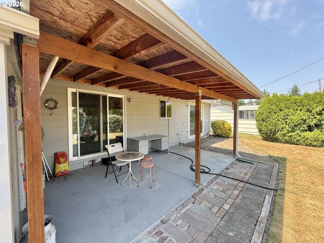 1662 UMPQUA Rd, Woodburn, OR 97071