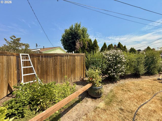 1662 UMPQUA Rd, Woodburn, OR 97071