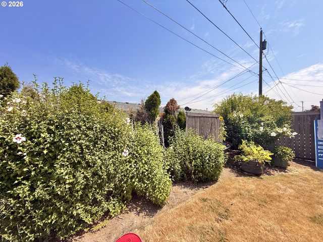 1662 UMPQUA Rd, Woodburn, OR 97071