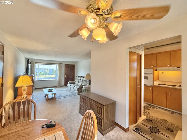 1662 UMPQUA Rd, Woodburn, OR 97071