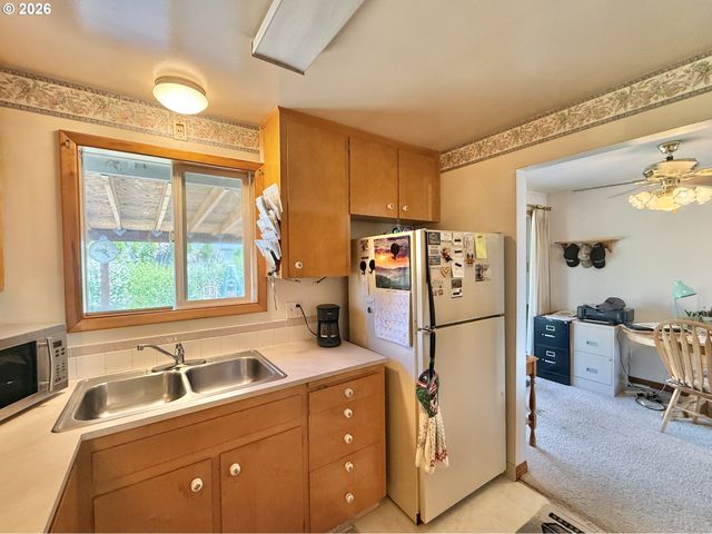 1662 UMPQUA Rd, Woodburn, OR 97071