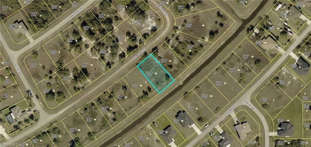 320 Pembroke ST, Lehigh Acres, FL 33974
