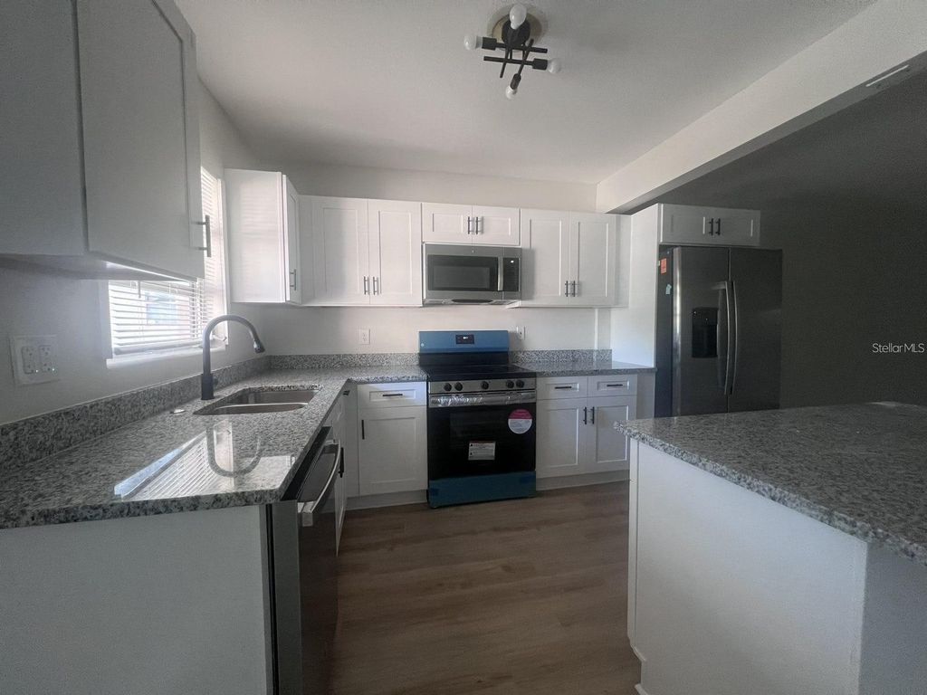 1353 LAKEVIEW ROAD, Clearwater, FL 33756