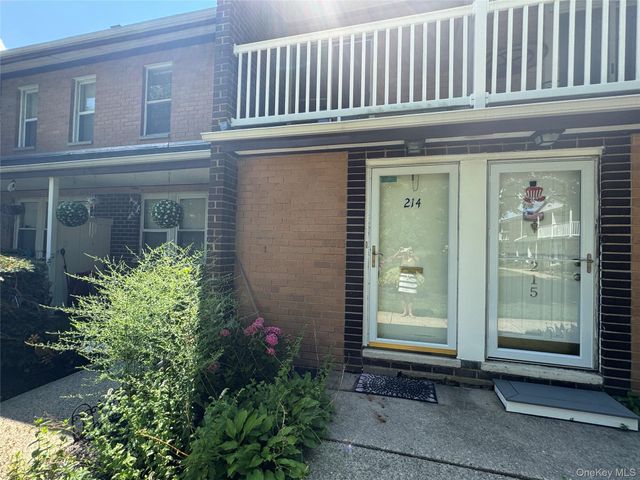 214 Artist Lake Drive, Middle Island, NY 11953