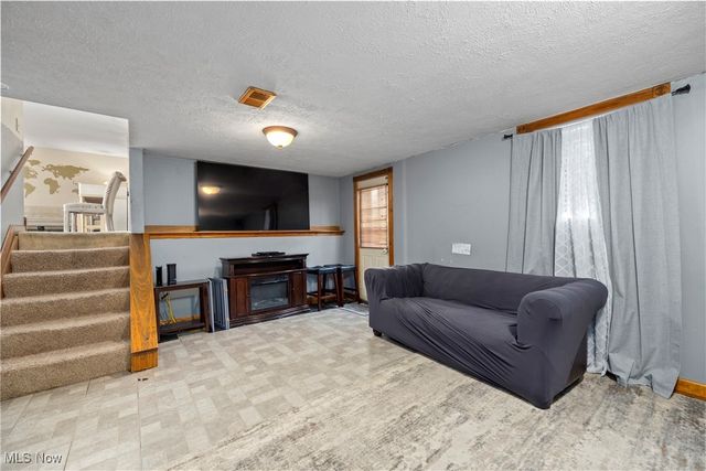 2108 E 41st Street, Lorain, OH 44055