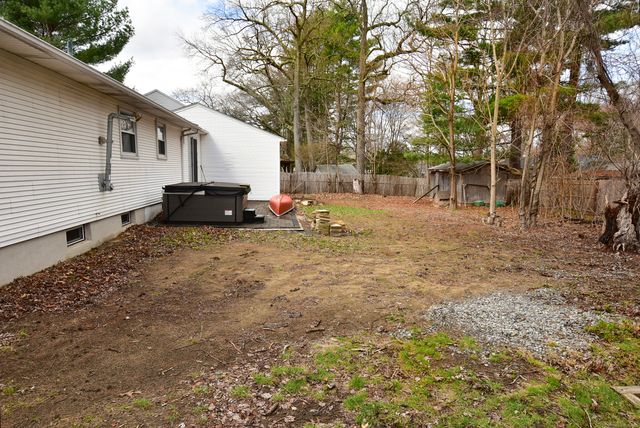2 Nevins Avenue, Enfield, CT 06082
