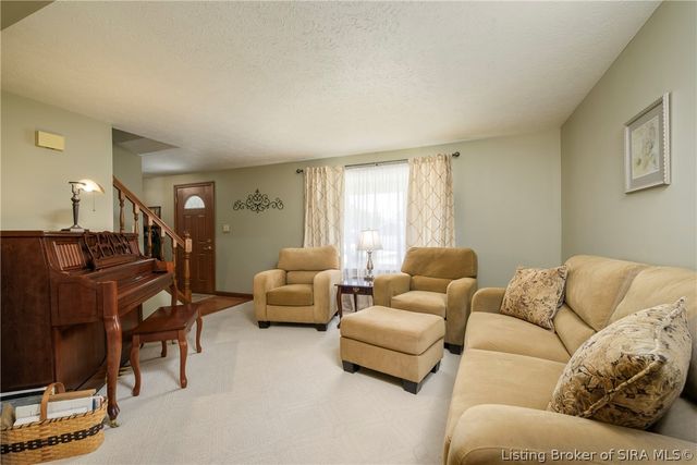 1007 Farmgate Drive, New Albany, IN 47150