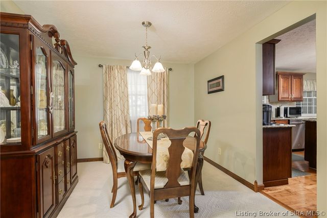 1007 Farmgate Drive, New Albany, IN 47150