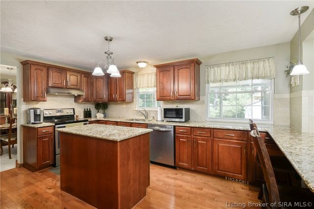 1007 Farmgate Drive, New Albany, IN 47150