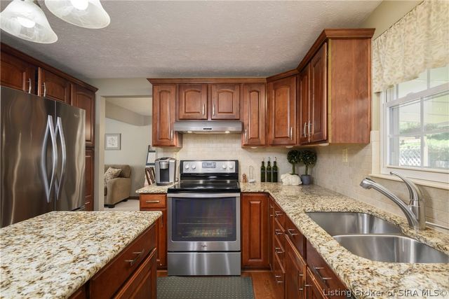 1007 Farmgate Drive, New Albany, IN 47150