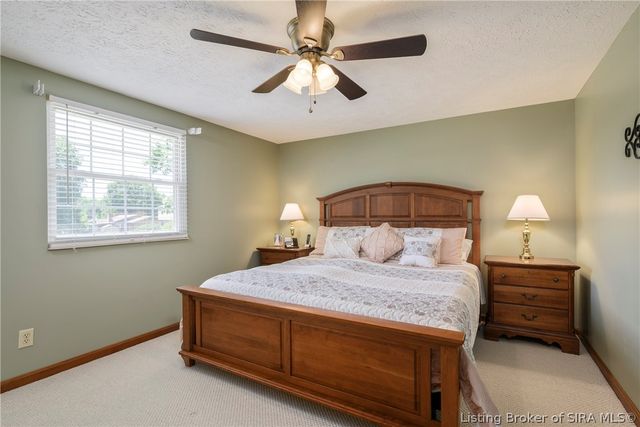 1007 Farmgate Drive, New Albany, IN 47150