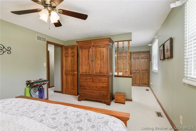 1007 Farmgate Drive, New Albany, IN 47150