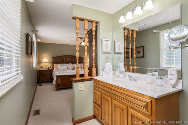 1007 Farmgate Drive, New Albany, IN 47150