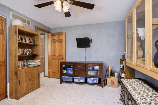1007 Farmgate Drive, New Albany, IN 47150