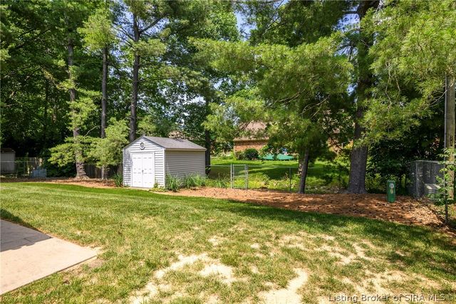 1007 Farmgate Drive, New Albany, IN 47150