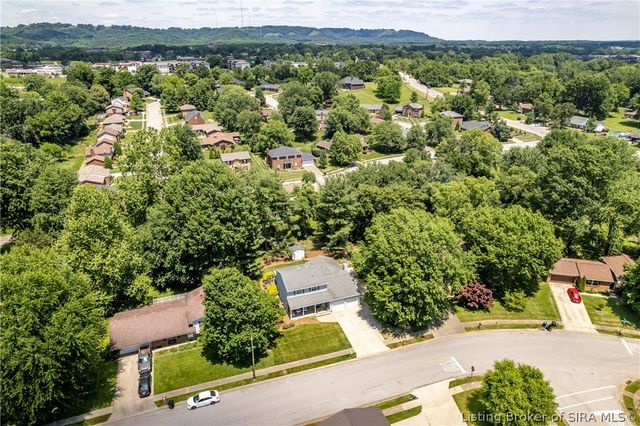 1007 Farmgate Drive, New Albany, IN 47150