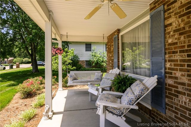 1007 Farmgate Drive, New Albany, IN 47150