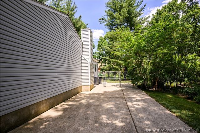 1007 Farmgate Drive, New Albany, IN 47150