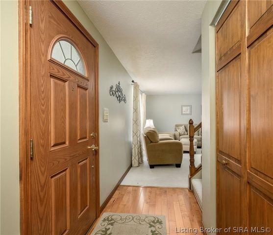 1007 Farmgate Drive, New Albany, IN 47150