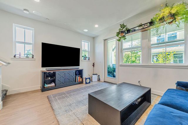 32 Seda Lane, Morgan Hill, CA 95037