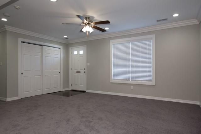 100 Villa D'est Drive C-04, Coram, NY 11727