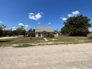 302 Hillcrest Street, Hico, TX 76457