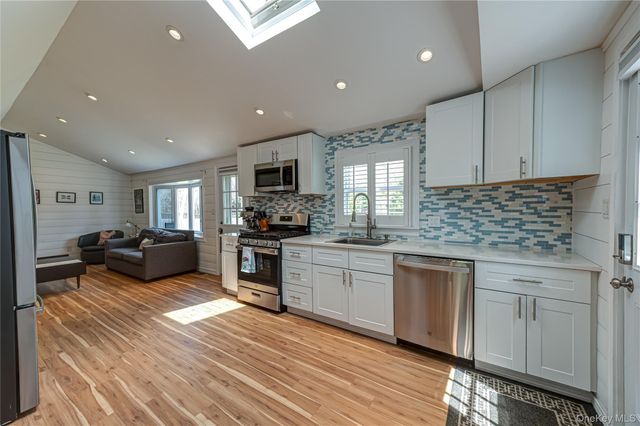 6 Longview Drive, East Quogue, NY 11942