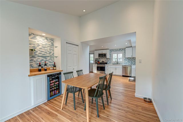 6 Longview Drive, East Quogue, NY 11942