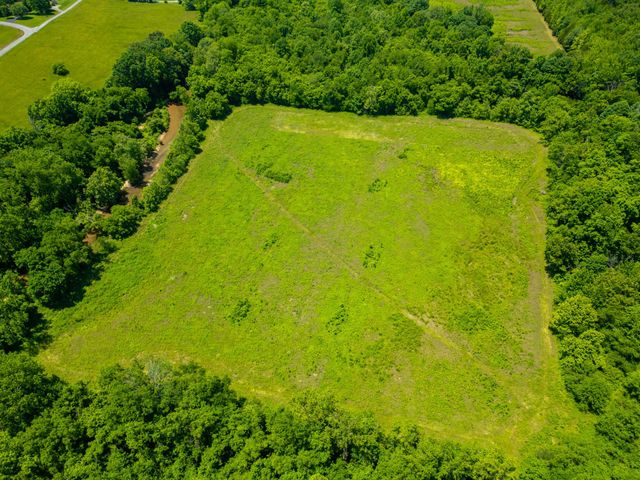 0 RA BENTON, Springfield, TN 37172