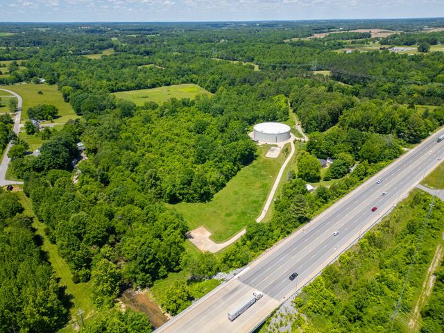 0 RA BENTON, Springfield, TN 37172