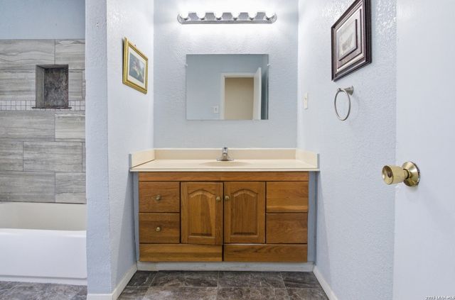 254 Bank, San Antonio, TX 78204