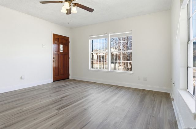 254 Bank, San Antonio, TX 78204