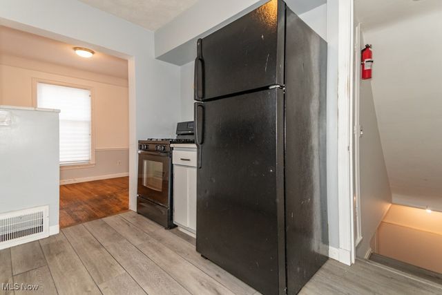 408 E 322nd Street, Willowick, OH 44095