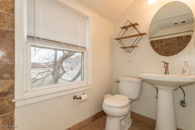 408 E 322nd Street, Willowick, OH 44095