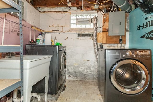 408 E 322nd Street, Willowick, OH 44095