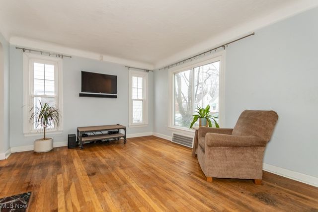 408 E 322nd Street, Willowick, OH 44095