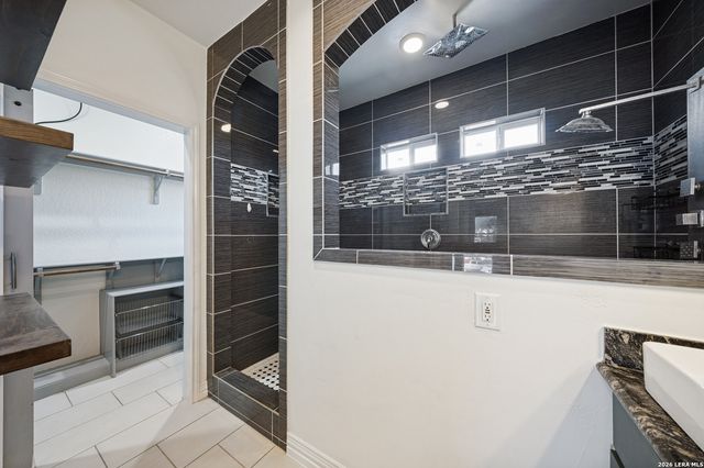 25375 Whispering Winds Dr, San Antonio, TX 78264