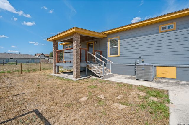 25375 Whispering Winds Dr, San Antonio, TX 78264