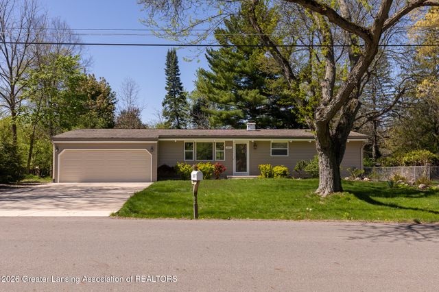 1317 Buckingham Road, Haslett, MI 48840