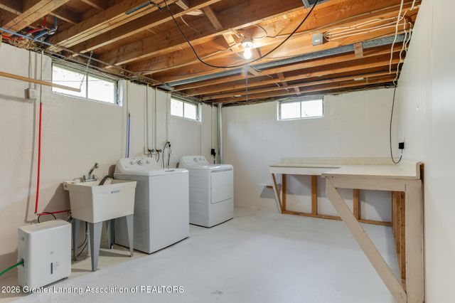 1317 Buckingham Road, Haslett, MI 48840