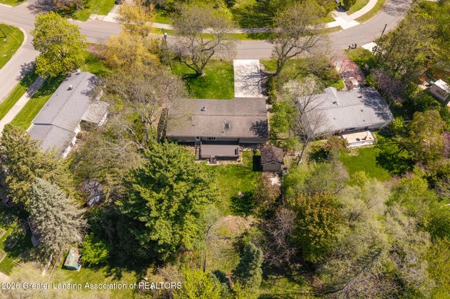 1317 Buckingham Road, Haslett, MI 48840