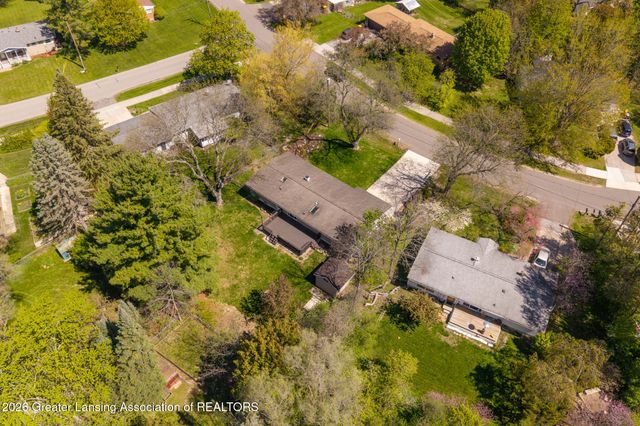 1317 Buckingham Road, Haslett, MI 48840