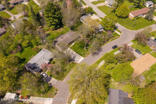 1317 Buckingham Road, Haslett, MI 48840