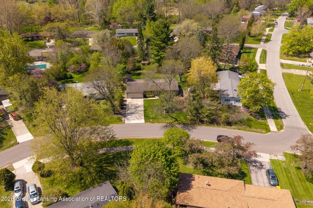 1317 Buckingham Road, Haslett, MI 48840