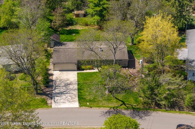 1317 Buckingham Road, Haslett, MI 48840