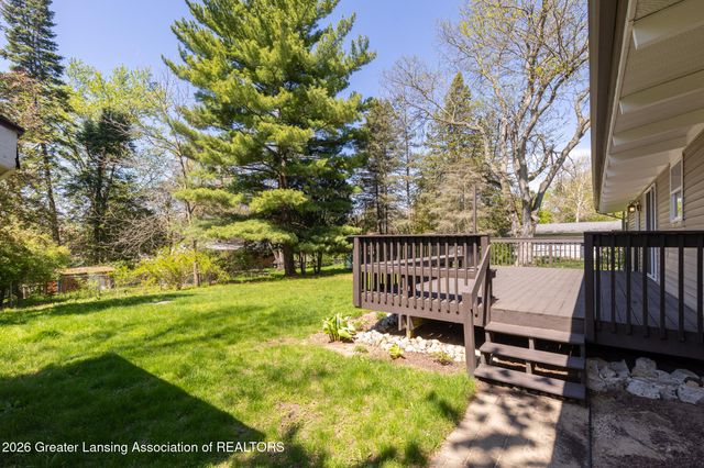1317 Buckingham Road, Haslett, MI 48840